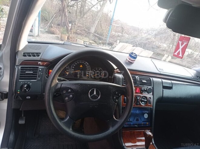 Mercedes E 240 1999, 250,000 km - 2.4 л - Kürdəmir