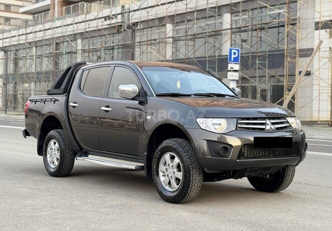 Mitsubishi L200 2011, 318,000 km - 2.5 л - Bakı