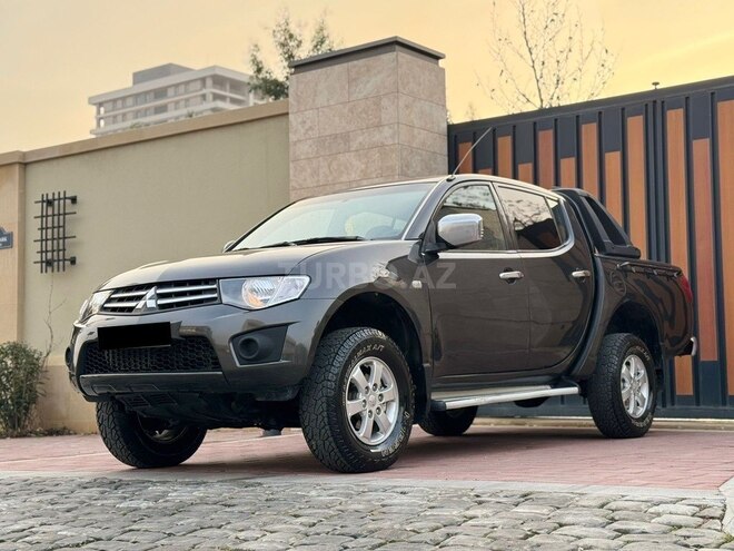 Mitsubishi L200 2011, 318,000 km - 2.5 л - Bakı