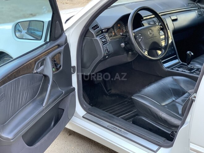 Mercedes E 270 2001, 311,627 km - 2.7 л - Bakı