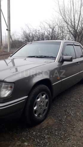 Mercedes E 300 d 1994, 365,000 km - 3.0 l - Ucar