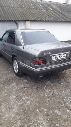 Mercedes E 300 d 1994, 365,000 km - 3.0 l - Ucar