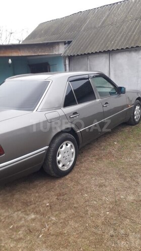 Mercedes E 300 d 1994, 365,000 km - 3.0 l - Ucar
