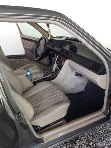 Mercedes E 300 d 1994, 365,000 km - 3.0 l - Ucar