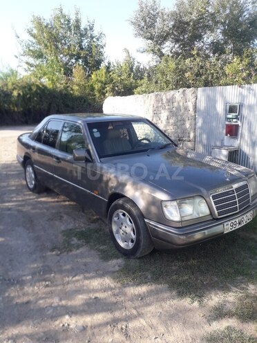 Mercedes E 300 d 1994, 365,000 km - 3.0 l - Ucar