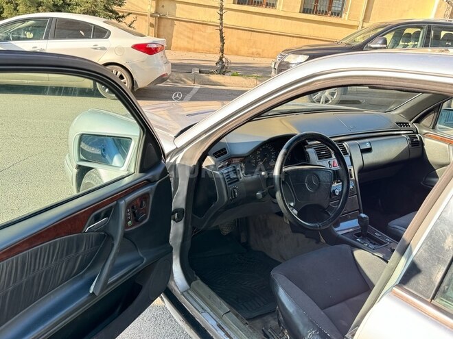 Mercedes E 290 1996, 250,000 km - 2.9 l - Bakı