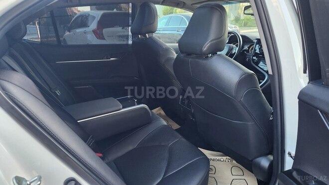 Toyota Camry-7