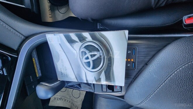 Toyota Camry-18