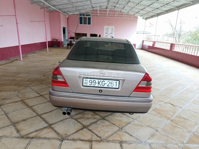 Mercedes C 200 1994, 300,000 km - 2.0 л - Salyan