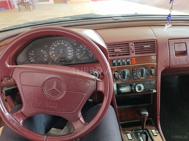 Mercedes C 200 1994, 300,000 km - 2.0 л - Salyan