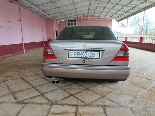Mercedes C 200 1994, 300,000 km - 2.0 л - Salyan