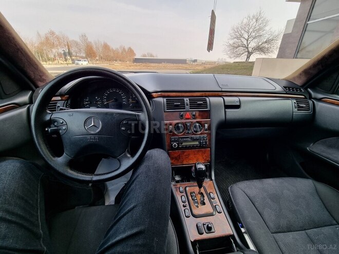 Mercedes E 220 d 1999, 400,000 km - 2.2 l - Qazax