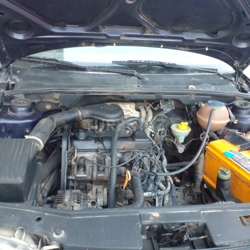 Volkswagen Golf 1995, 51,000 km - 1.8 л - Şabran