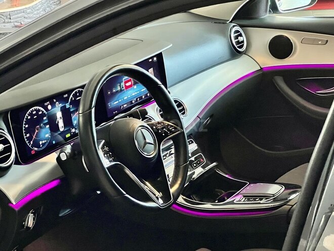 Mercedes E 200-11