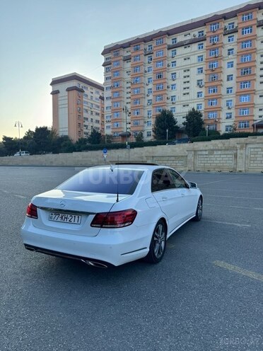 Mercedes E 220 d 2014, 211,522 km - 2.2 l - Bakı