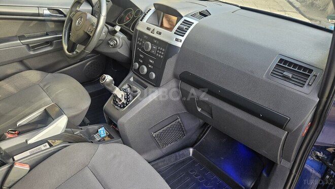 Opel Zafira 2009, 242,000 km - 1.7 l - Şamaxı