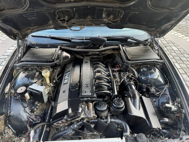 BMW 528 1998, 280,000 km - 2.8 l - Bakı