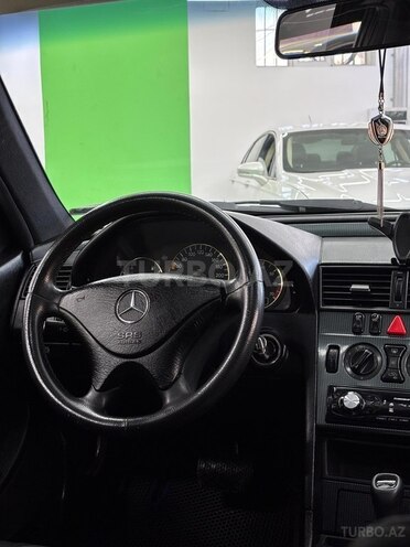 Mercedes C 180-9
