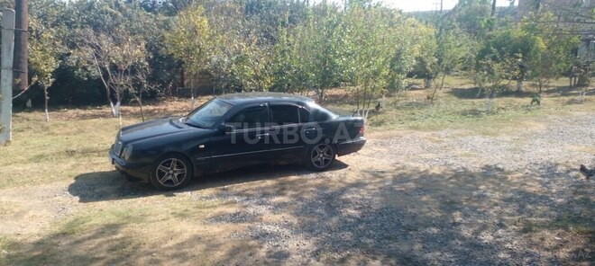Mercedes E 230 1997, 560,000 km - 2.3 l - Şirvan