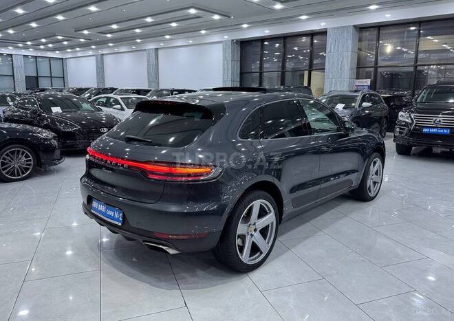 Porsche Macan-5
