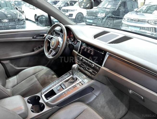 Porsche Macan-10