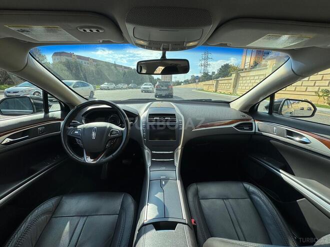Lincoln MKZ-10