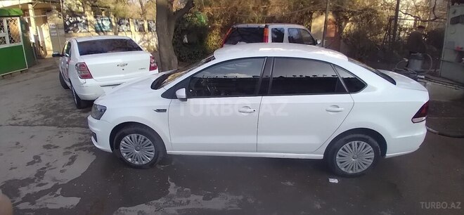 Volkswagen Polo 2019, 132,406 km - 1.6 л - Bakı