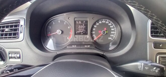 Volkswagen Polo 2019, 132,406 km - 1.6 л - Bakı