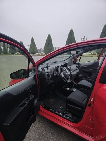 Toyota Vitz 2012, 107,000 km - 1.3 l - Bakı