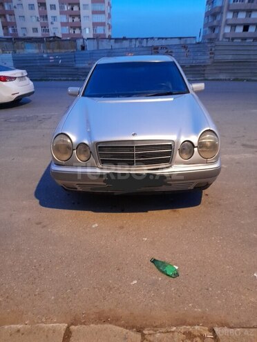 Mercedes E 200 1997, 253,663 km - 2.0 л - Bakı
