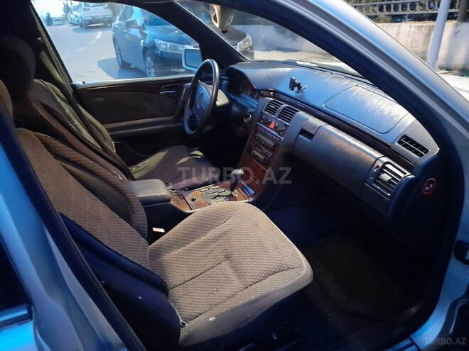 Mercedes E 200 1997, 253,663 km - 2.0 л - Bakı