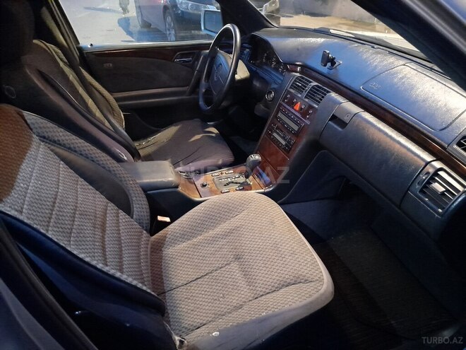 Mercedes E 200 1997, 253,663 km - 2.0 л - Bakı