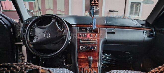 Mercedes E 240 2000, 161,823 km - 2.4 л - Şirvan