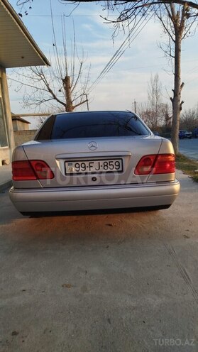 Mercedes E 240 1998, 495,000 km - 2.4 l - Göyçay