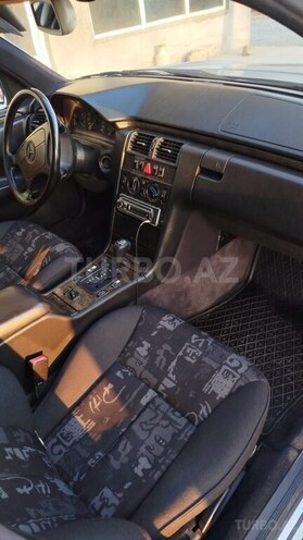 Mercedes E 240 1998, 495,000 km - 2.4 l - Göyçay
