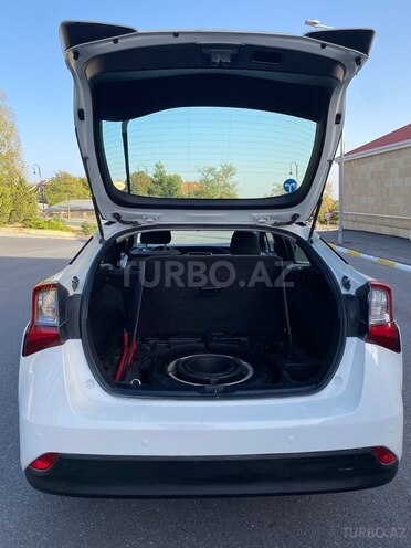 Toyota Prius 2019, 90,800 km - 1.8 l - Şamaxı
