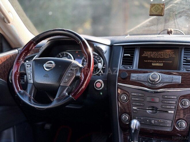 Nissan Patrol 2011, 210,000 km - 5.6 l - Bakı