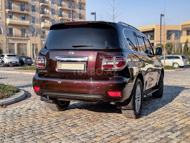 Nissan Patrol 2011, 210,000 km - 5.6 l - Bakı