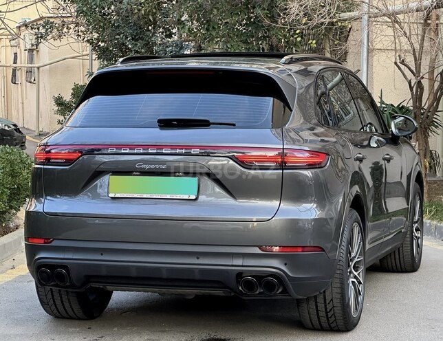 Porsche Cayenne-5