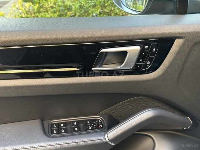 Porsche Cayenne-14