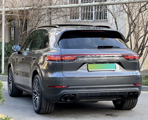 Porsche Cayenne-6