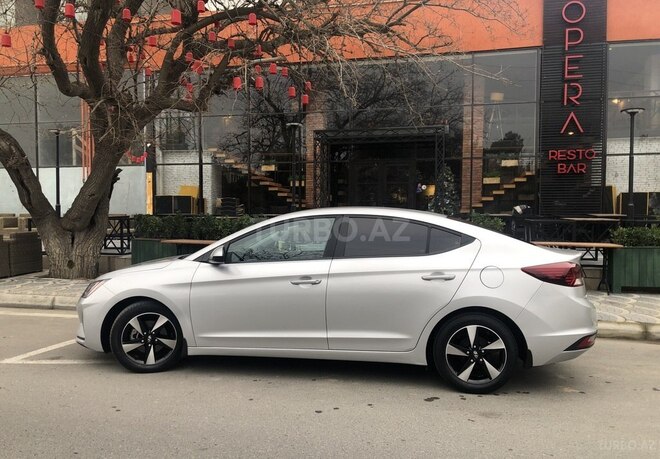 Hyundai Elantra 2019, 118,000 km - 2.0 l - Bakı