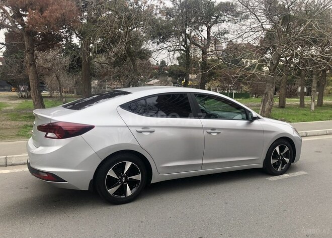 Hyundai Elantra 2019, 118,000 km - 2.0 l - Bakı