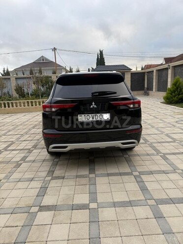 Mitsubishi Outlander 2022, 35,500 km - 2.5 l - Bakı