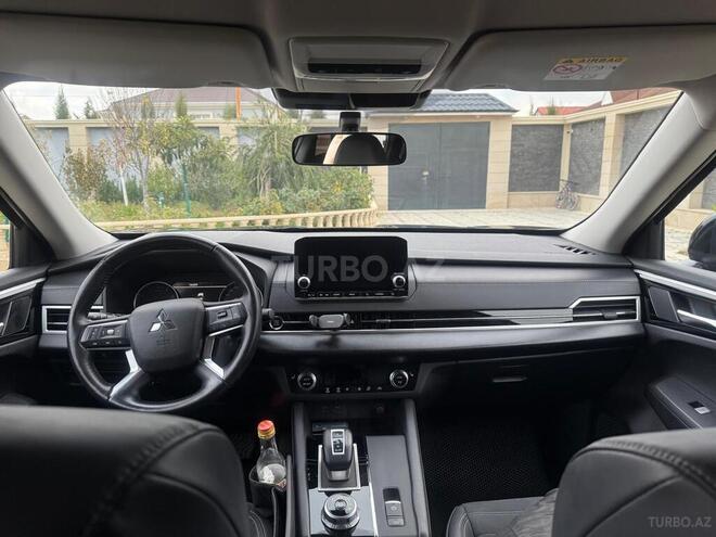 Mitsubishi Outlander 2022, 35,500 km - 2.5 l - Bakı