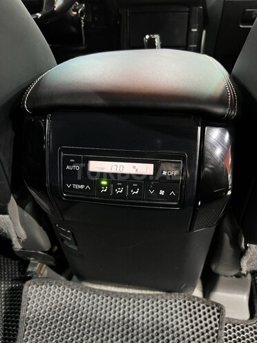 Toyota Land Cruiser Prado-10