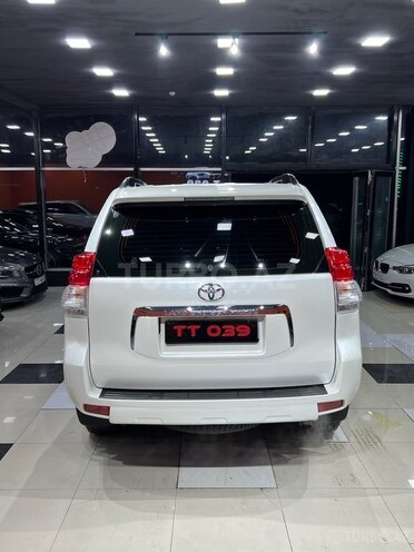 Toyota Land Cruiser Prado-8