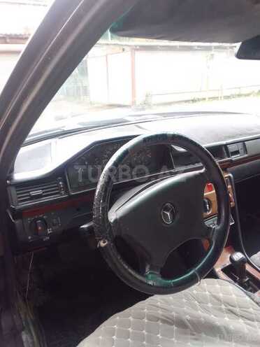 Mercedes E 250 1993, 450,000 km - 2.5 l - Masallı