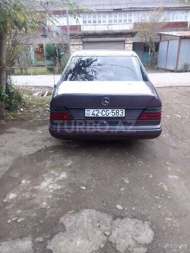 Mercedes E 250 1993, 450,000 km - 2.5 l - Masallı