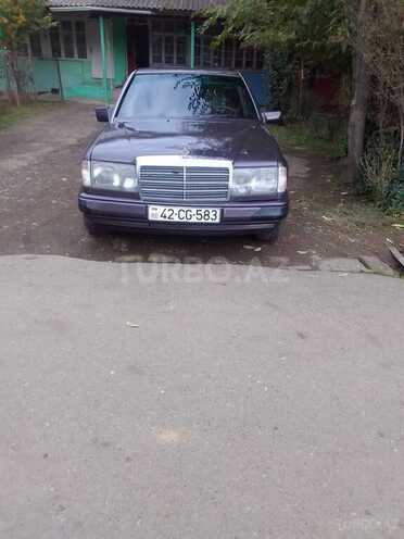 Mercedes E 250 1993, 450,000 km - 2.5 l - Masallı